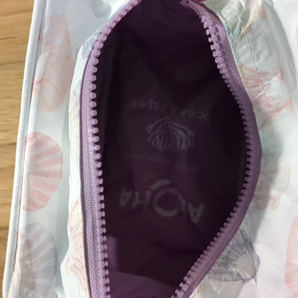 ALOHA Collection Seashell Cosmetic Bag - White and Purple - Picture 2 of 2